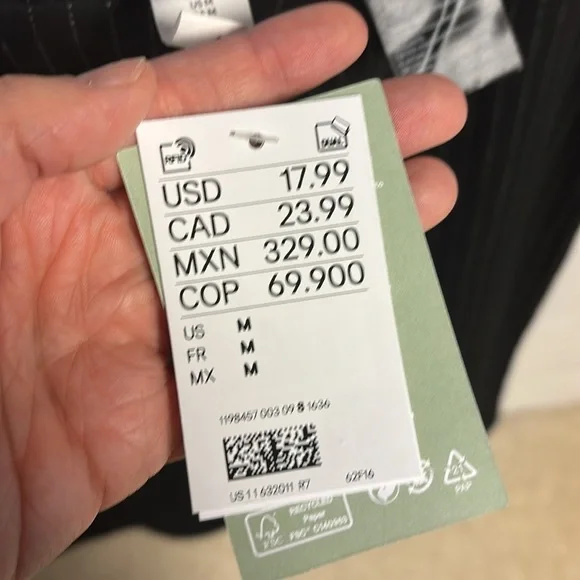 H&M Black Pencil Skirt Knee-Length Work. Size M - Picture 3 of 7